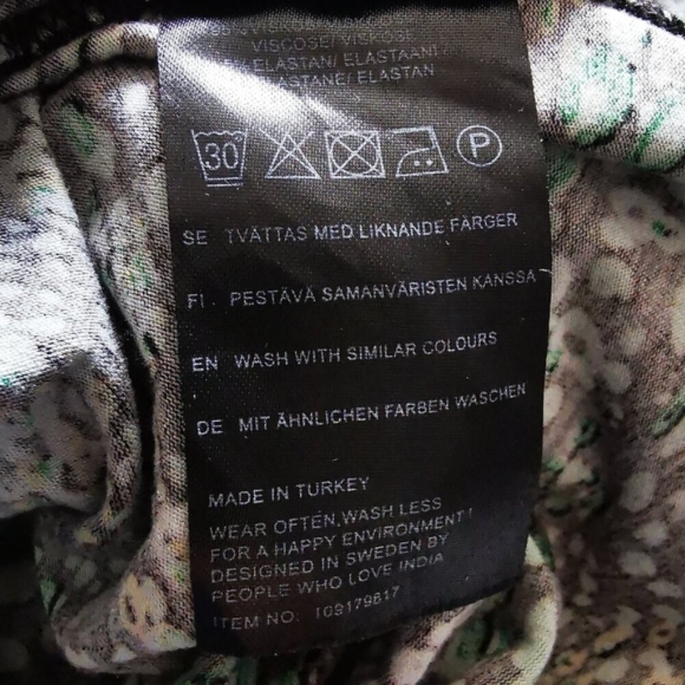 Indiska Top Black green and yellow size M  ptp 18